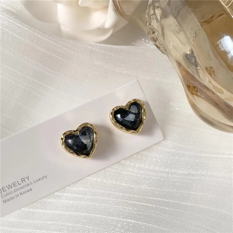 Trendy Vintage Heart Earring